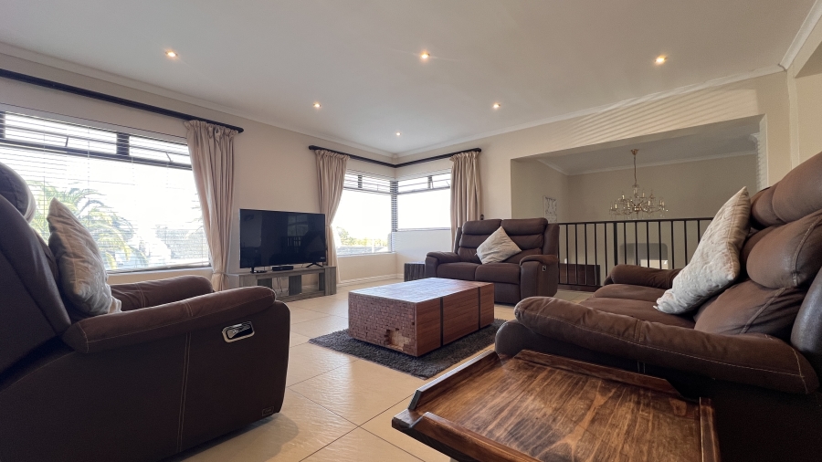 4 Bedroom Property for Sale in Flamingo Vlei Western Cape